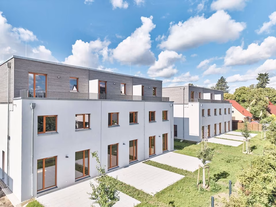 Hygge Höfe – großes Reihenhaus mit Garten auf 3 Etagen im Erstbezug in Hellersdorf, Berlin