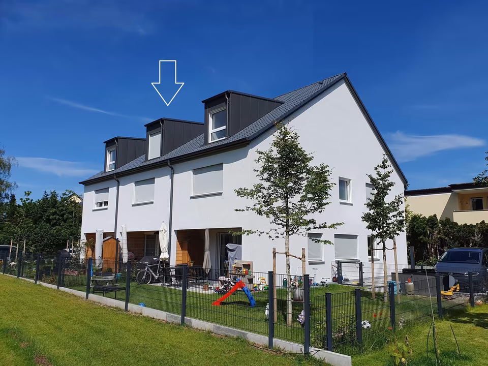 Energiesparend und gesund Wohnen: Neues Holzmassiv-Reihenhaus mit 6 Zimmern in Obermenzing in Pasing-Obermenzing, München