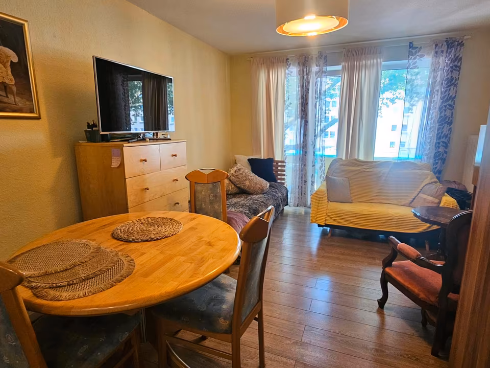 Möbliert 1-Zimmer inkl. Balkon, Strom, WLAN. Nähe Goethe Uni in Dornbusch, Frankfurt am Main