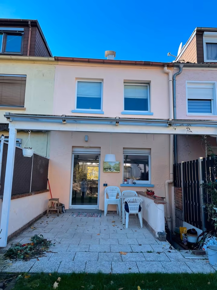 Frisch renoviertes Reihenhaus mit 4 Zimmern in Griesheim, Frankfurt am Main